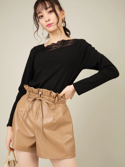 フェイクレザーキュロパン