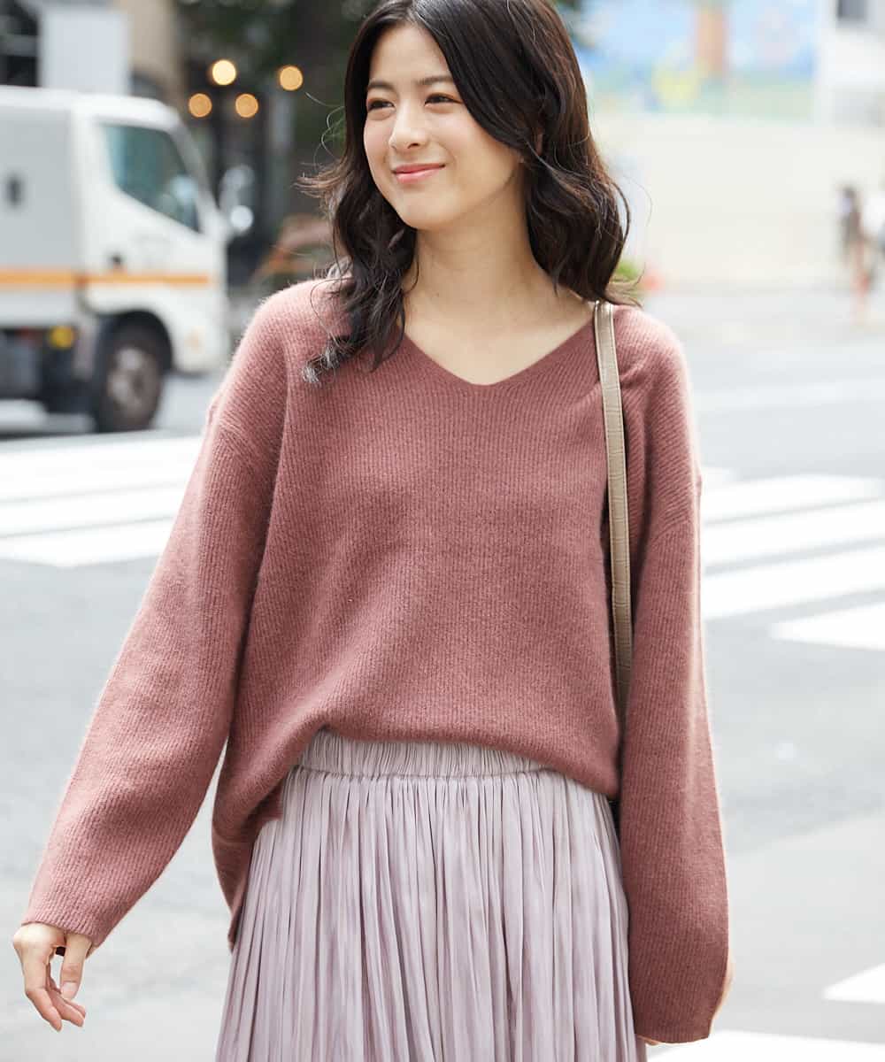 Vネックサイドスリットチャイニーズラクーンニット