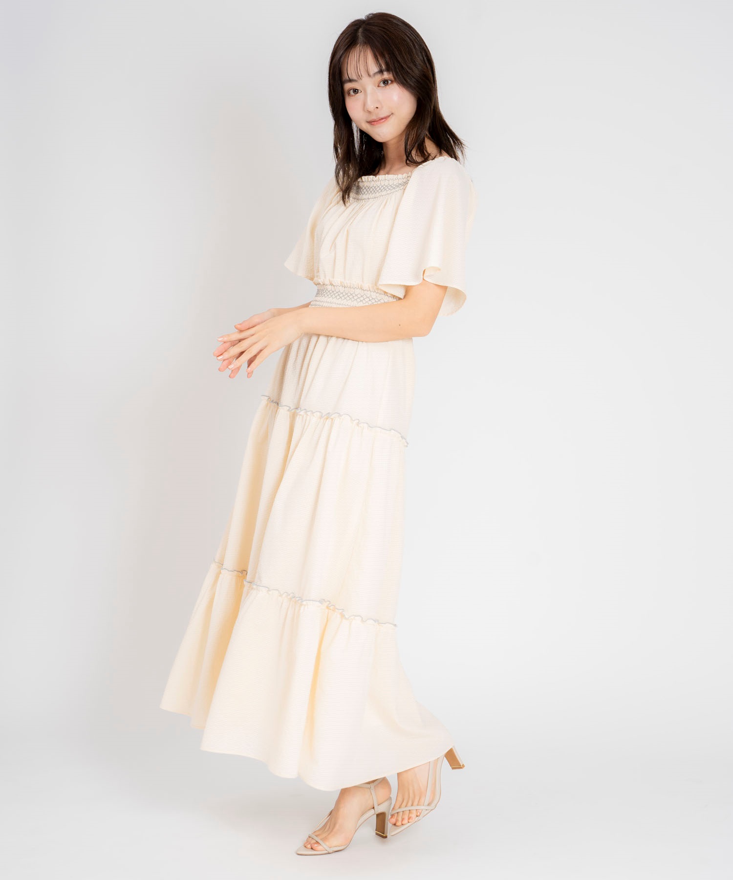 【予約】オフショルフリルスモッキングワンピ 【予約】オフショルフリルスモッキングワンピ