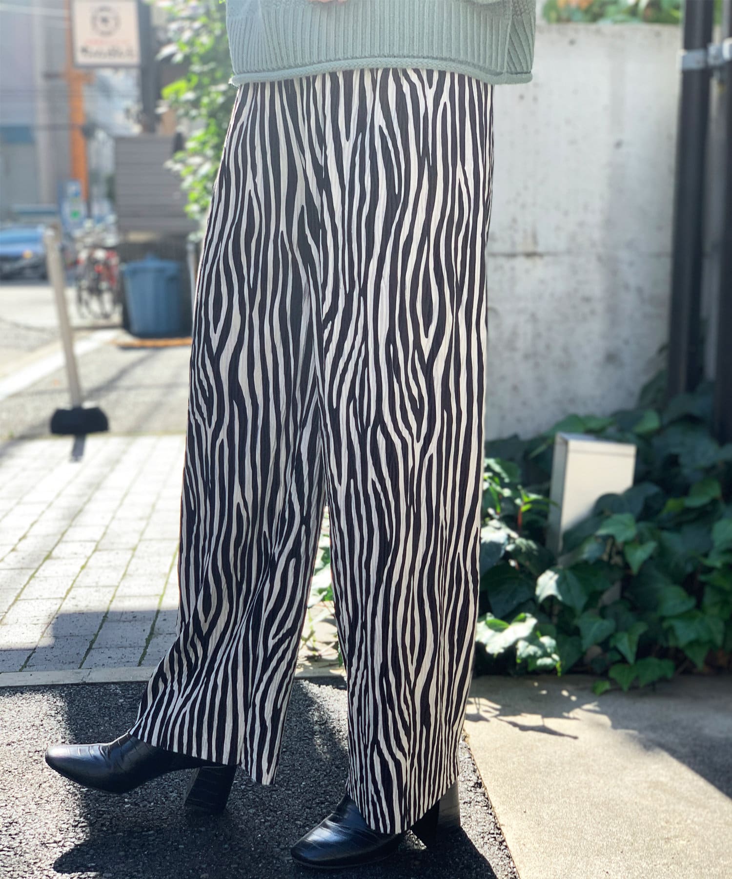 【WEB限定】ゼブラ柄起毛プリーツパンツ