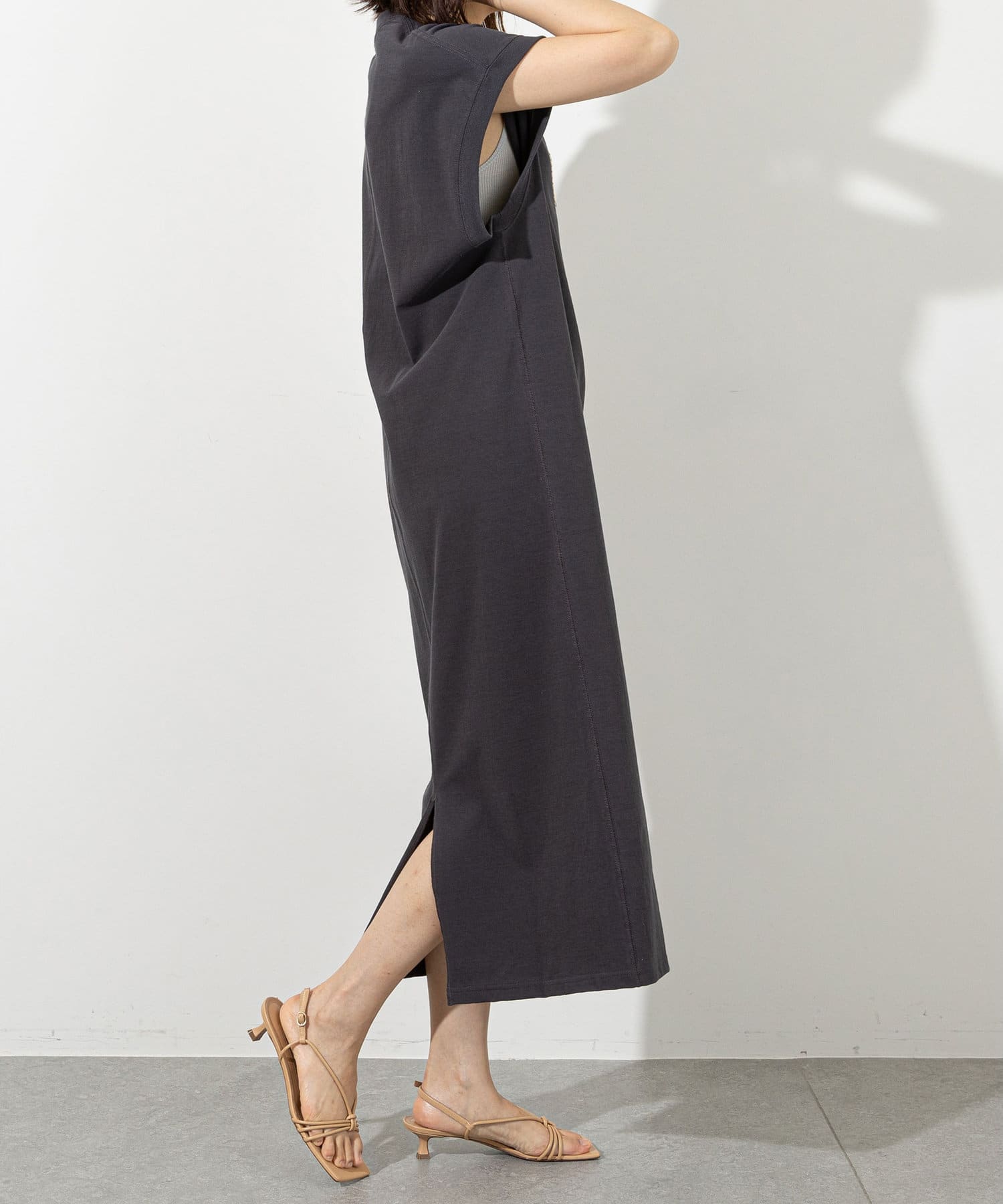 ドヅメVネックワンピース