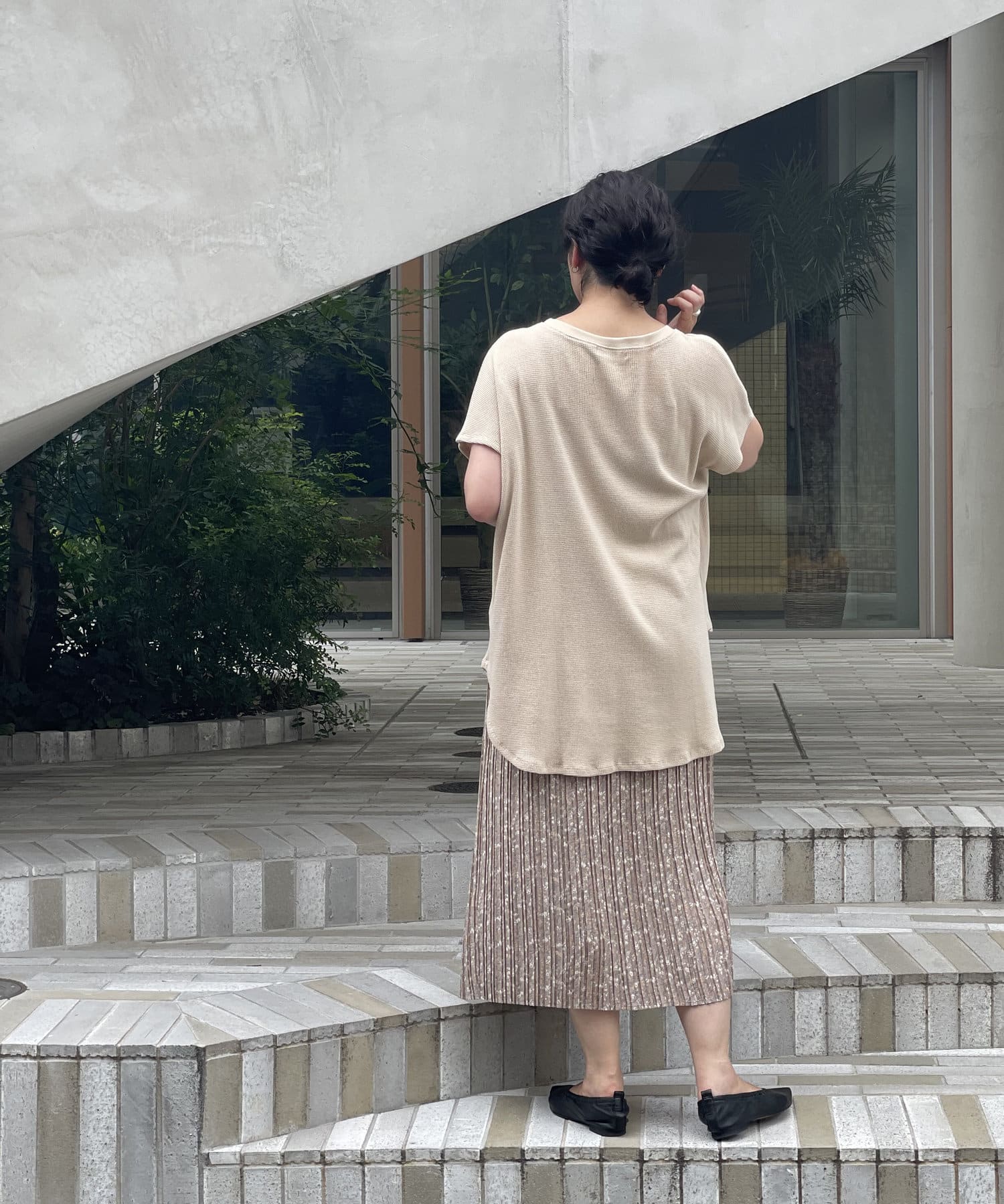 《予約》【女性らしさを際立たせる】花柄プリーツIラインスカート 《予約》【女性らしさを際立たせる】花柄プリーツIラインスカート