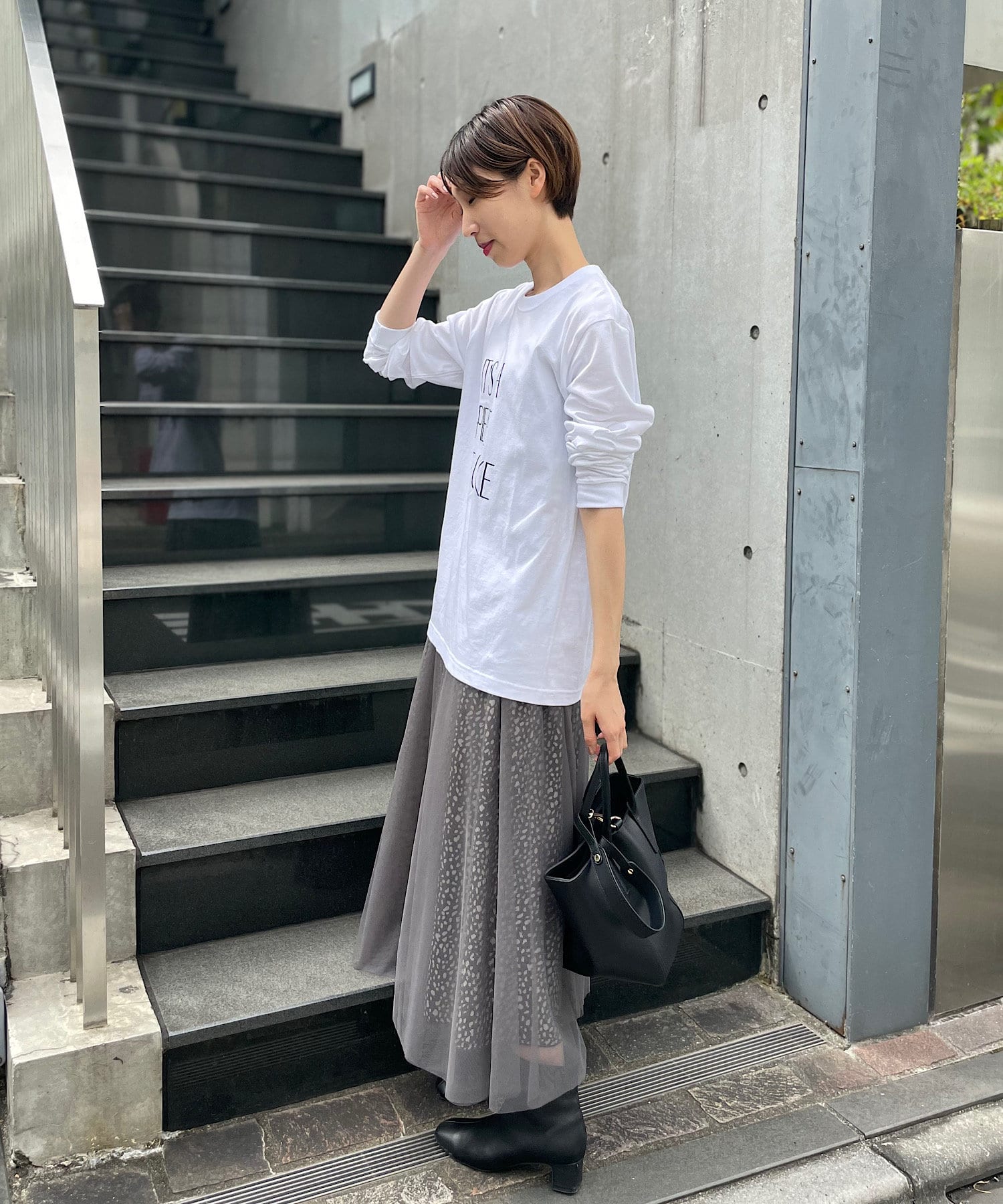 《予約》【大人カジュアルの必須アイテム】フロッキーロゴ長袖ロングTシャツ 《予約》【大人カジュアルの必須アイテム】フロッキーロゴ長袖ロングTシャツ