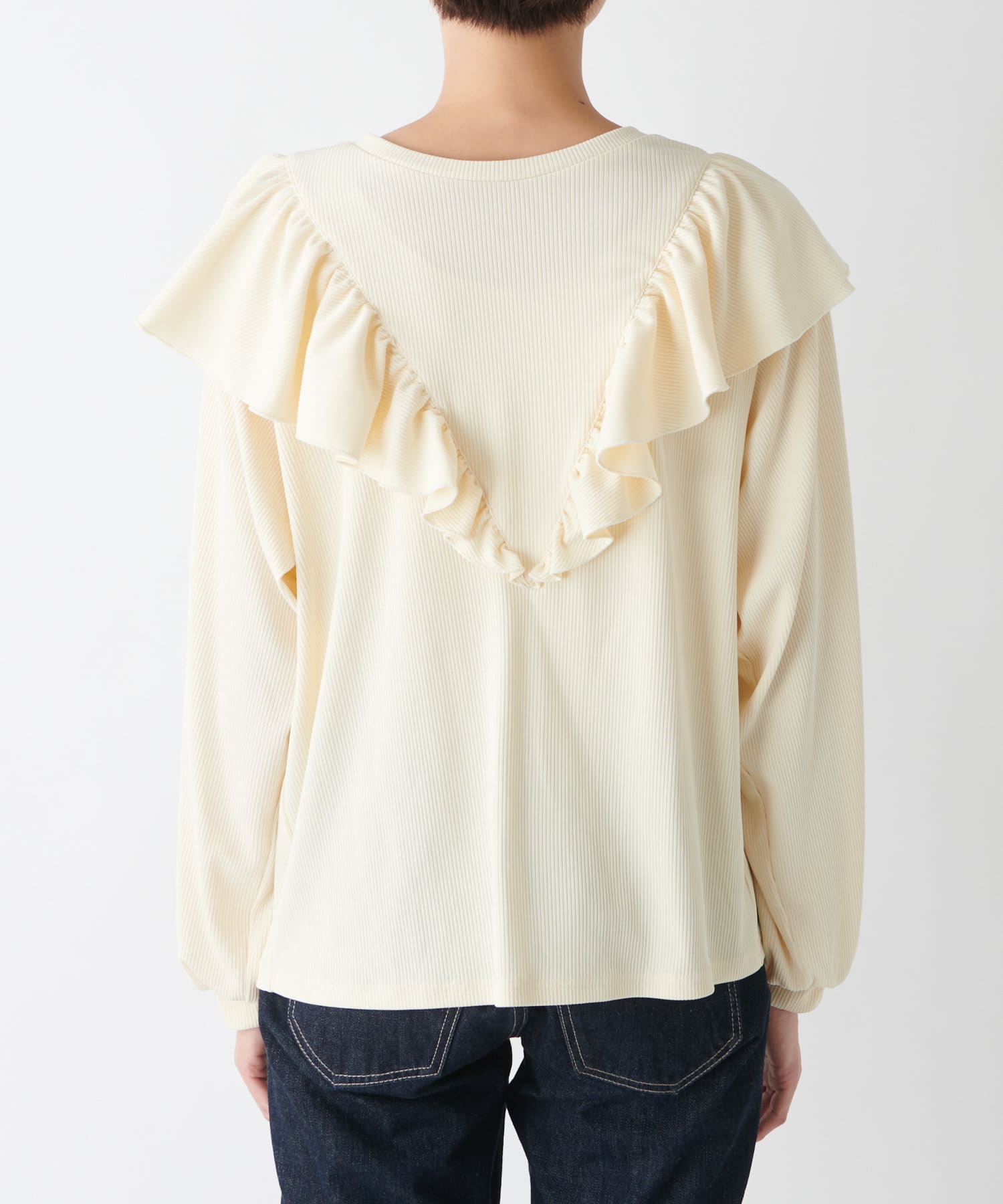 【甘すぎないフリルで今年らしく】テレコフリルプルオーバー