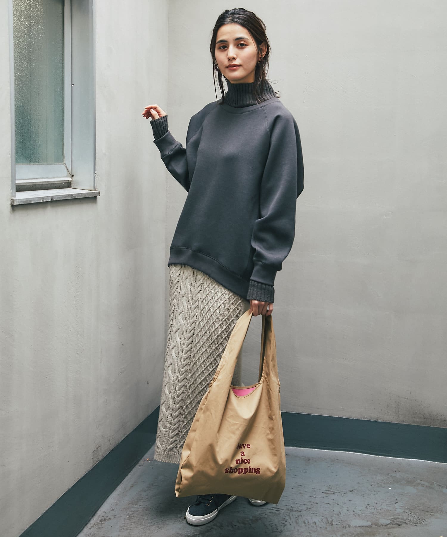 【1枚で簡単おしゃれに】リブタートルダンボールポンチカットソー 【1枚で簡単おしゃれに】リブタートルダンボールポンチカットソー