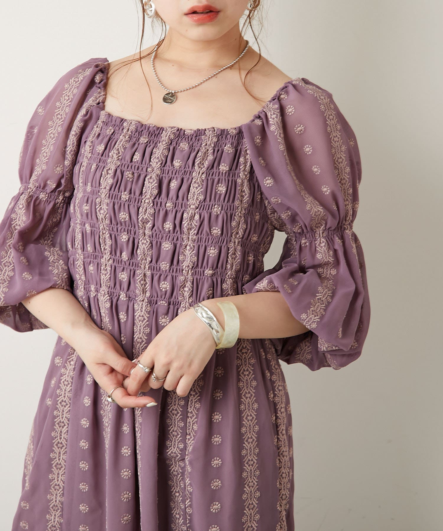 【着用動画&解説あり】5分袖刺繍シャーリングワンピース 【着用動画&解説あり】5分袖刺繍シャーリングワンピース