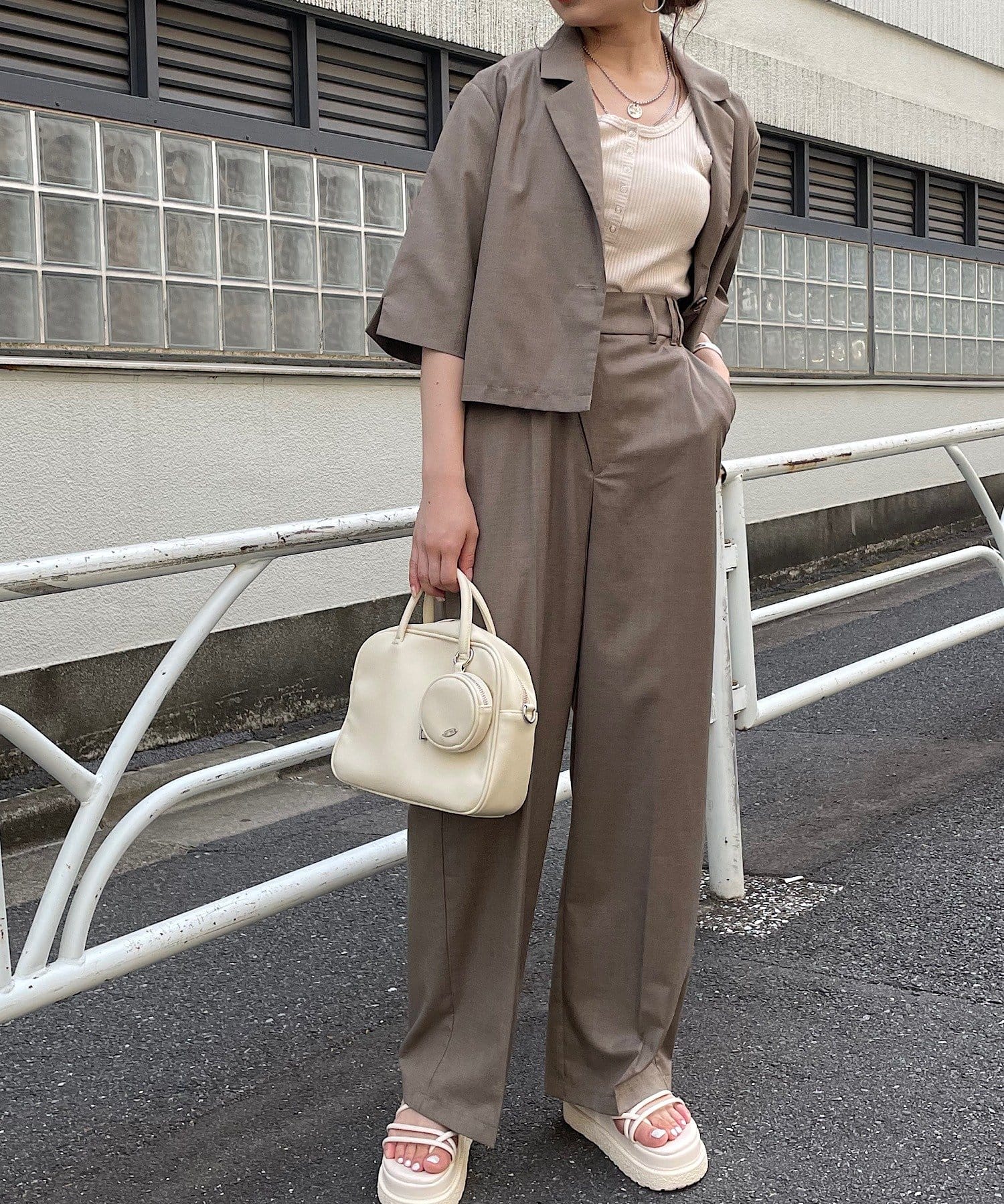 アシメフロントスラックスワイドパンツ アシメフロントスラックスワイドパンツ