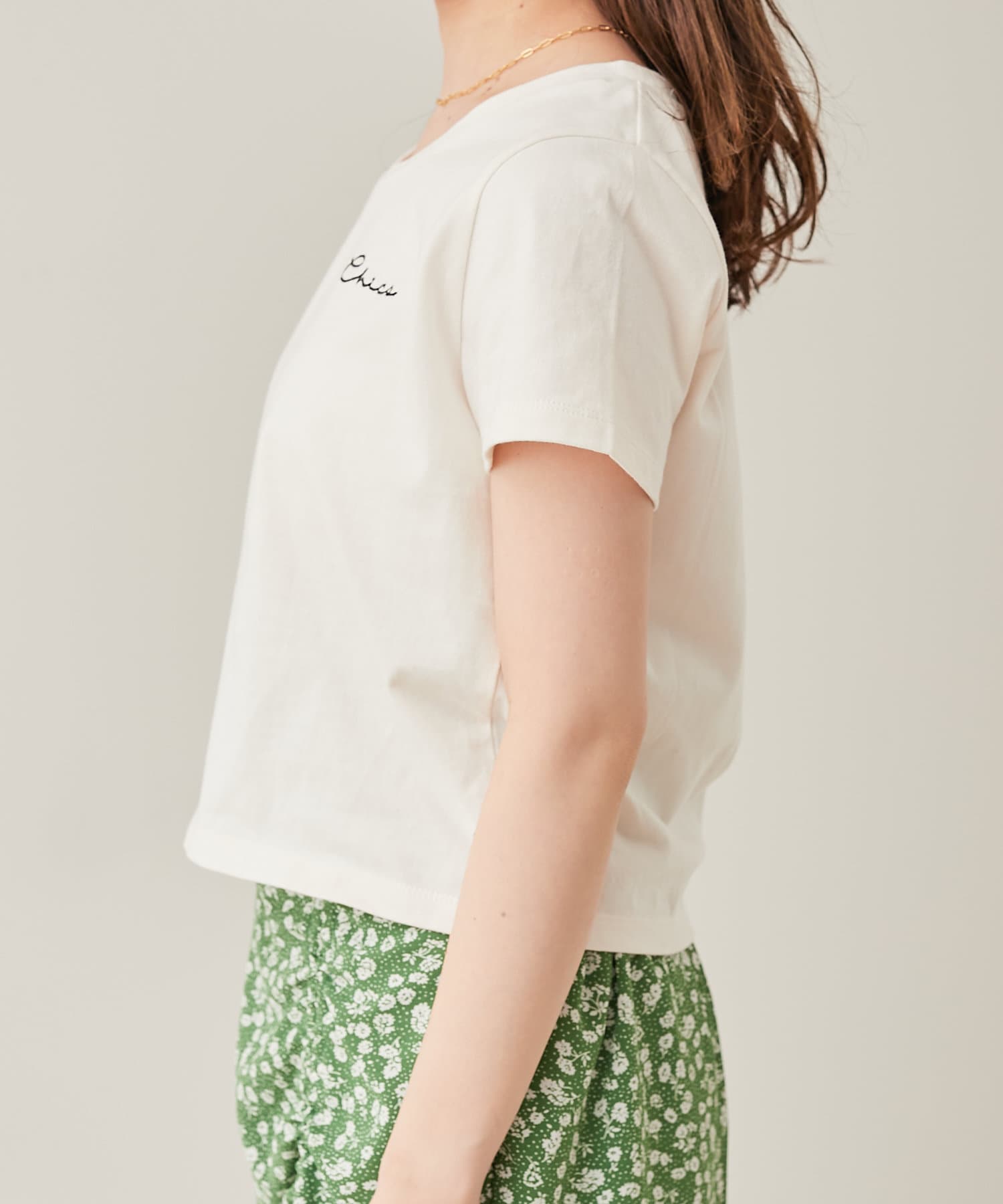 ショート丈チェーン刺繍チビTシャツ ショート丈チェーン刺繍チビTシャツ