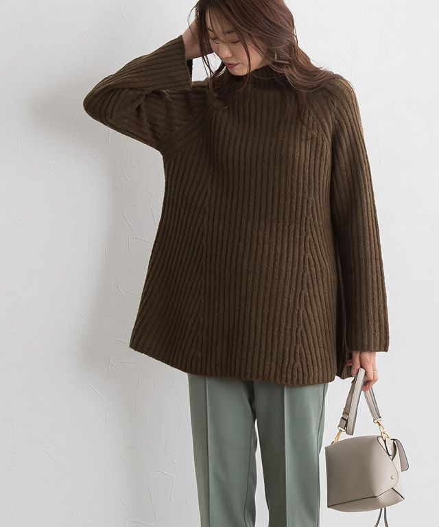 【一部予約】Aラインハイネックリブニット