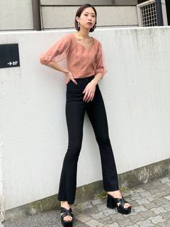 マークウエストフレアパンツ
