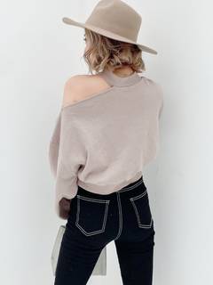 カットデザインraised back TOPS