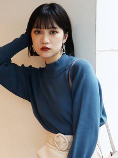 モダンボトルネックニット