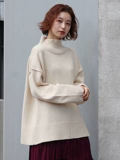 アウトリンキングバックスリットニット アウトリンキングバックスリットニット