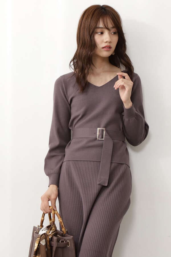 《堀田茜さん着用 美人百花11月号掲載商品》【グリーン：WEB限定カラー】ベルト付Vネックニット×タイトスカートセットアップ