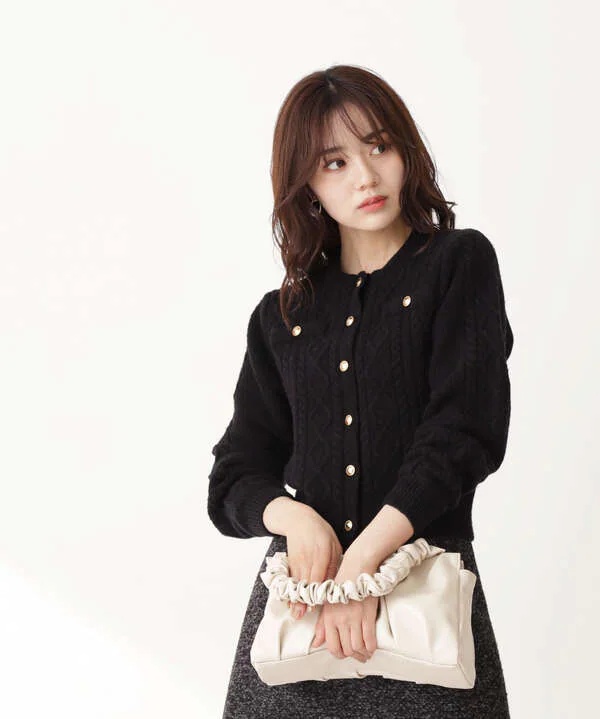 《EDIT COLOGNE》ファー襟ケーブルニットカーディガン