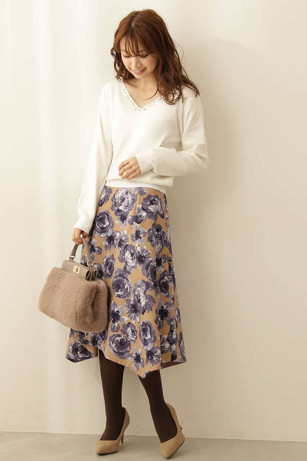 Vネックジュエルニット