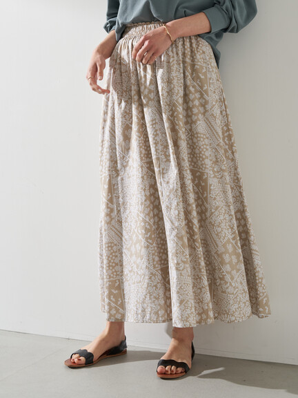 気分は旅！スカート