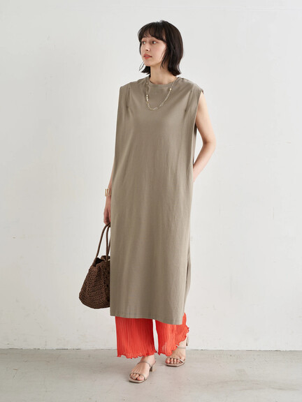 Iラインスリーブレスカットワンピース