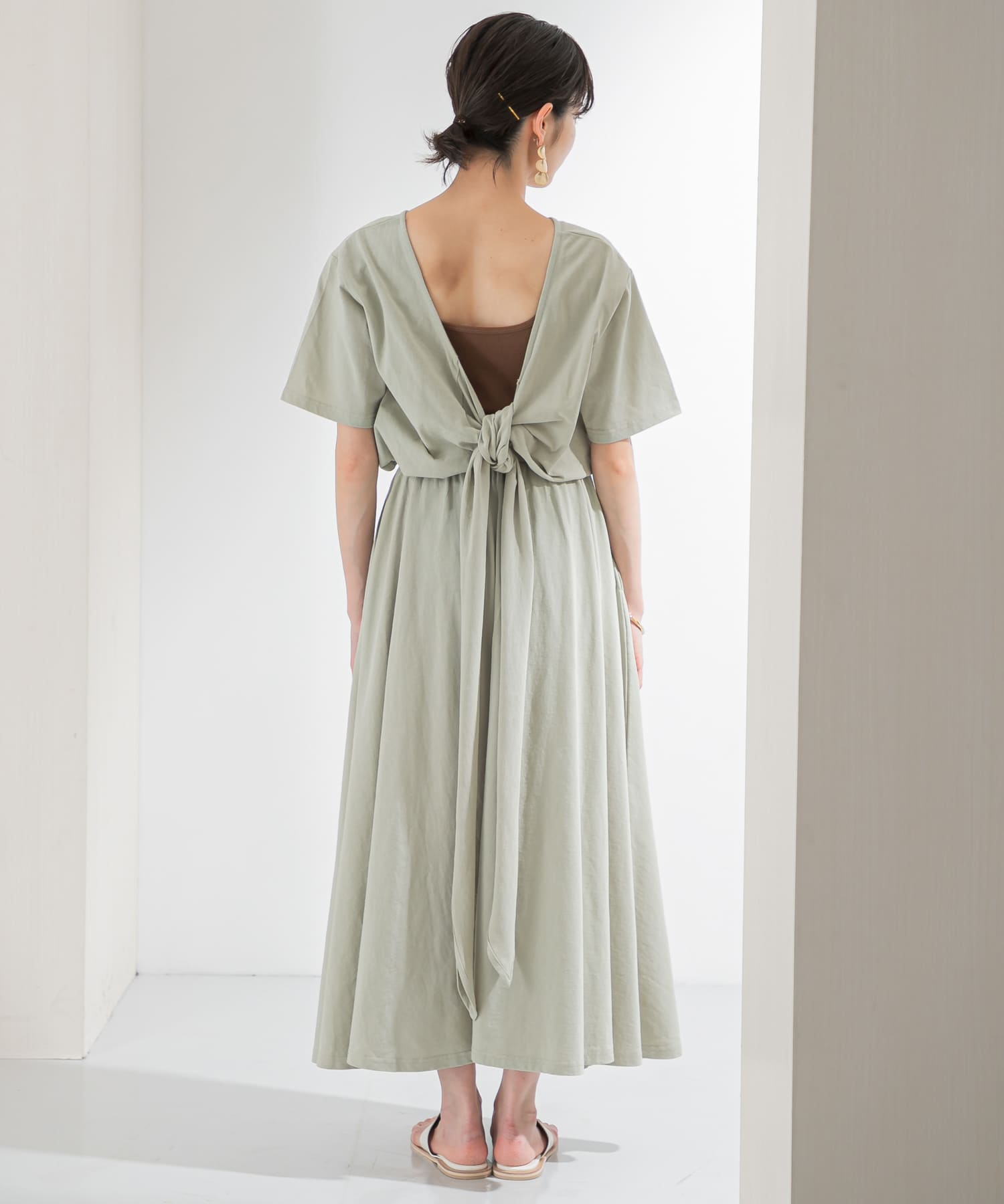 【WEB限定】バックオープンカットワンピース