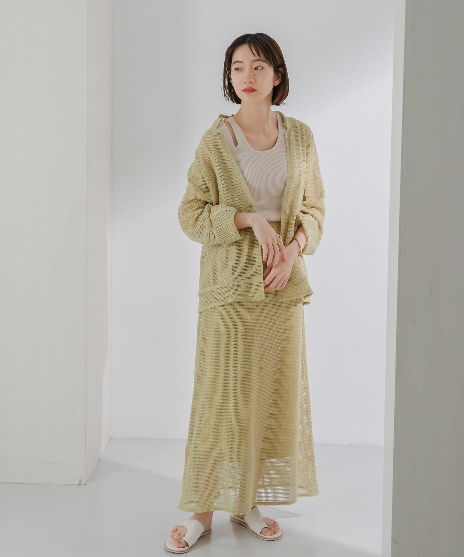 カットショルダーリブタンク