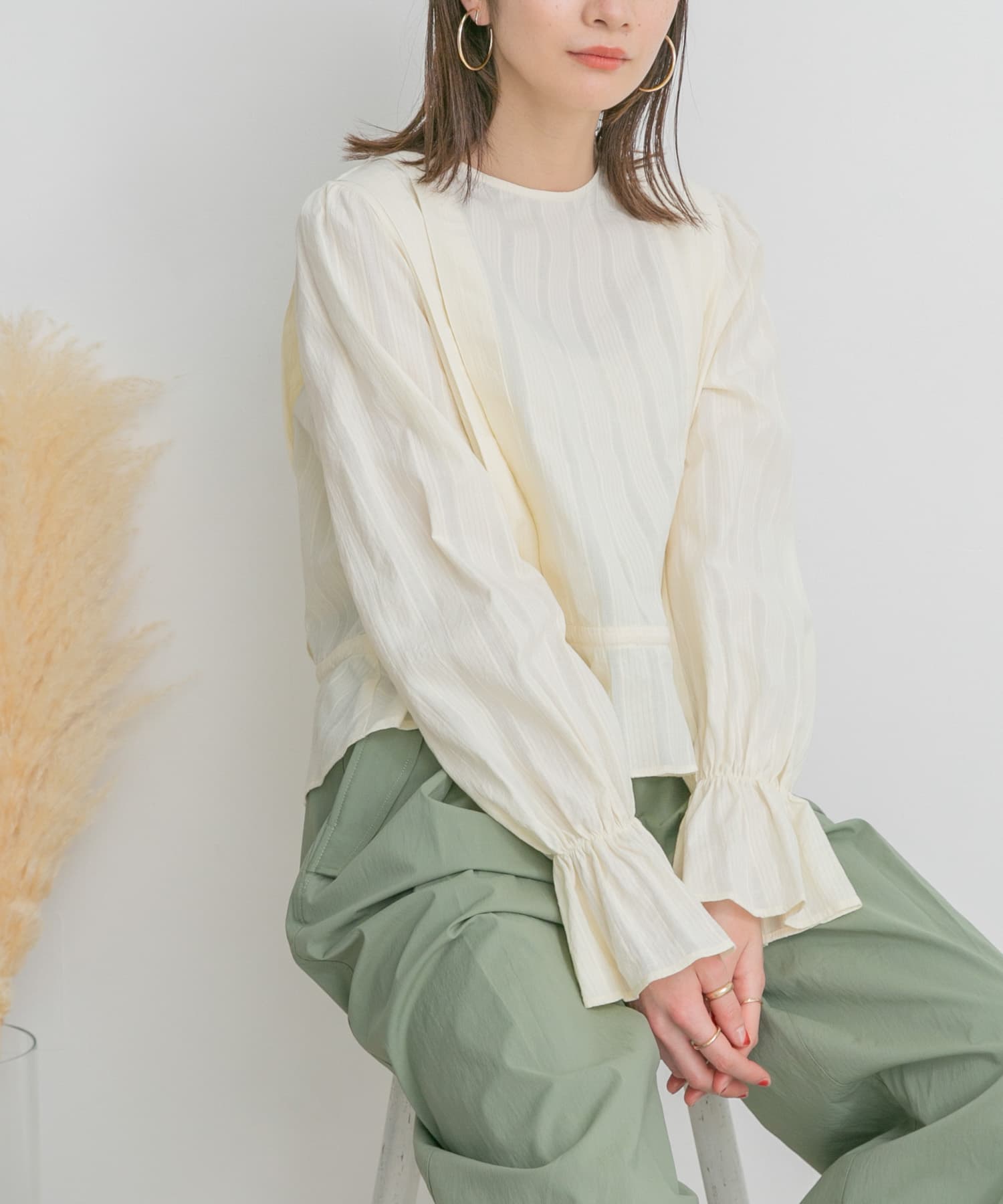 バックリボンキャンディスリーブブラウス