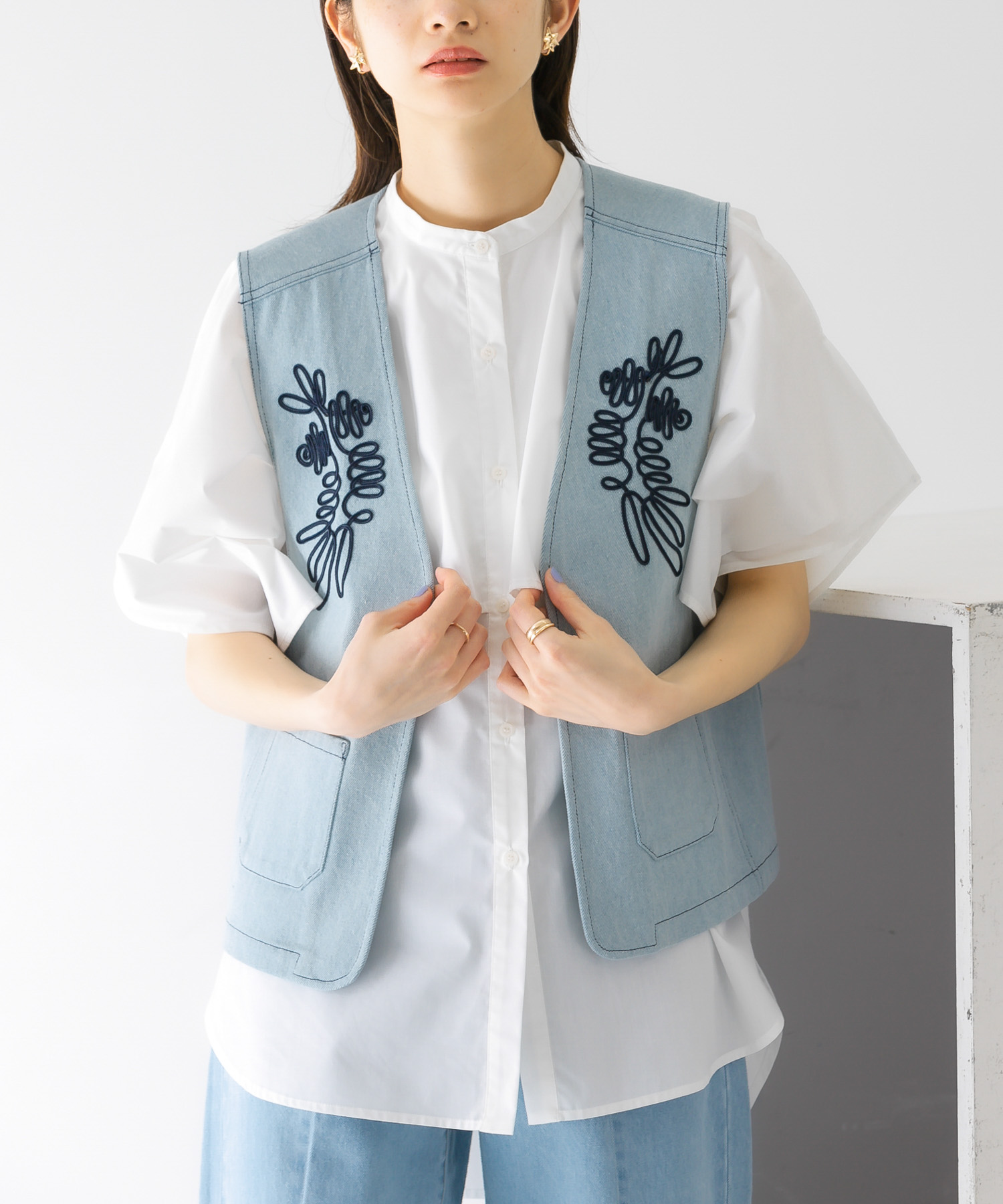 刺繍デニムコンパクトベスト