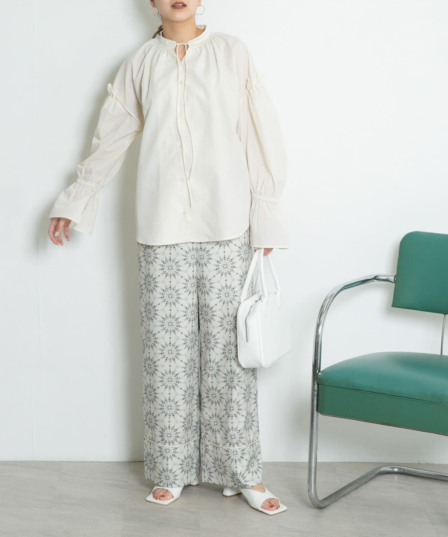 リネンMIXシャーリングギャザーシャツ リネンMIXシャーリングギャザーシャツ