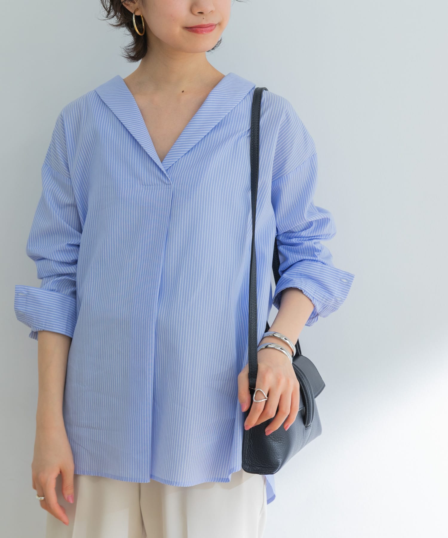 デザインカラーフロントタックシャツ