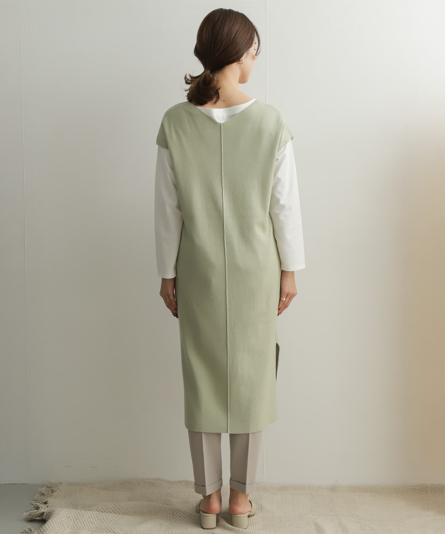 【WEB限定】Vネックニットワンピース 【WEB限定】Vネックニットワンピース