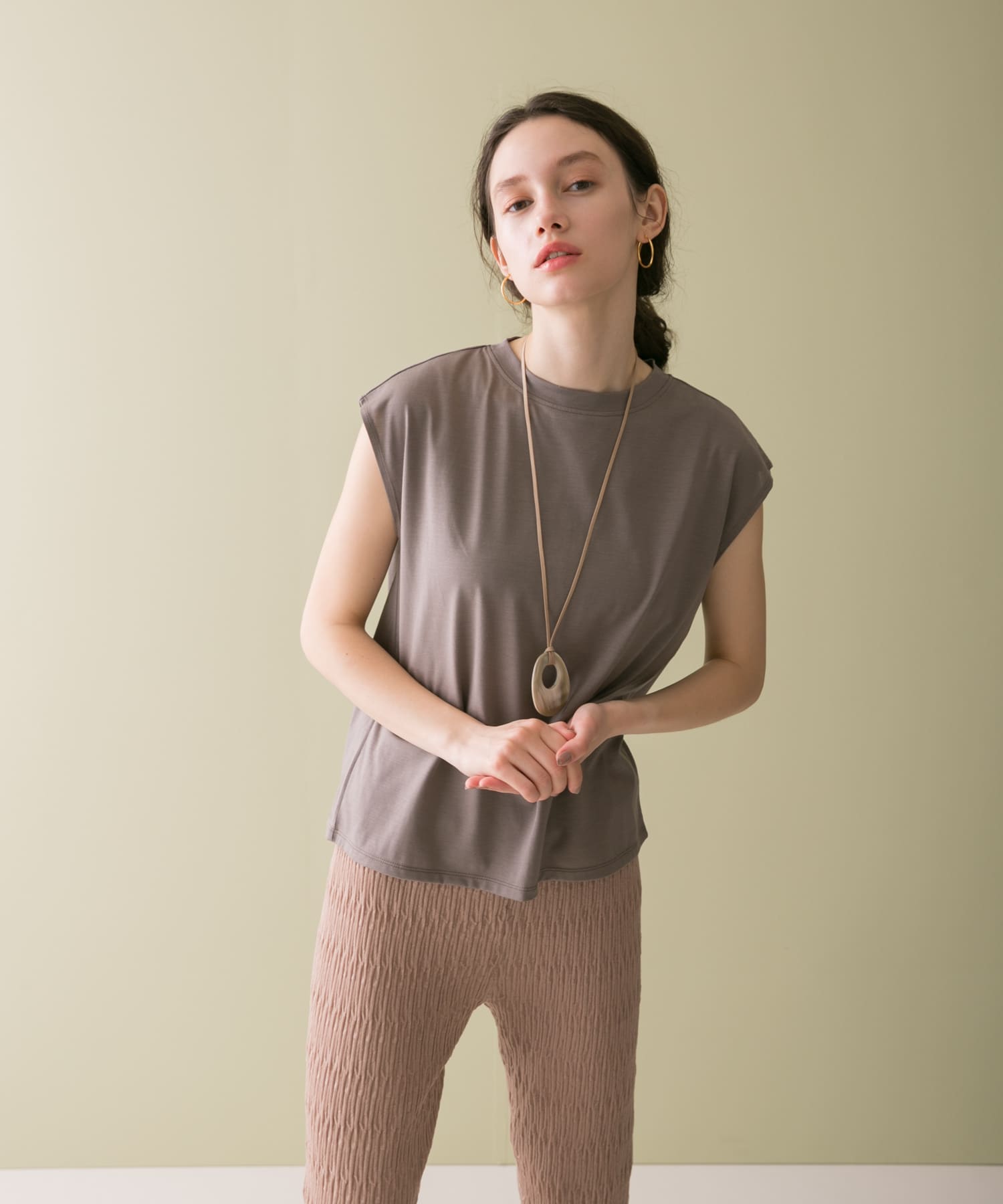 【WEB限定】thint　バックオープンフレンチスリーブカットソー