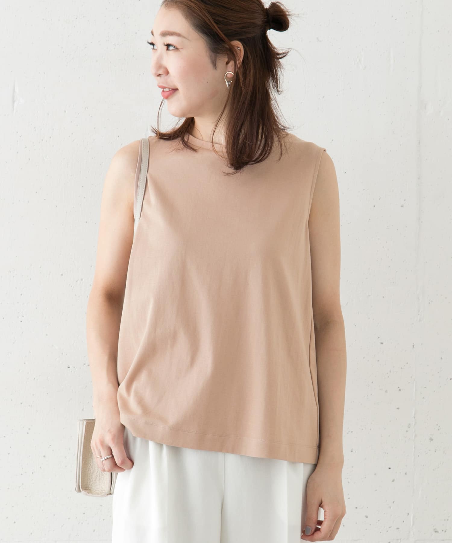 バックフレアノースリーブプルオーバー バックフレアノースリーブプルオーバー