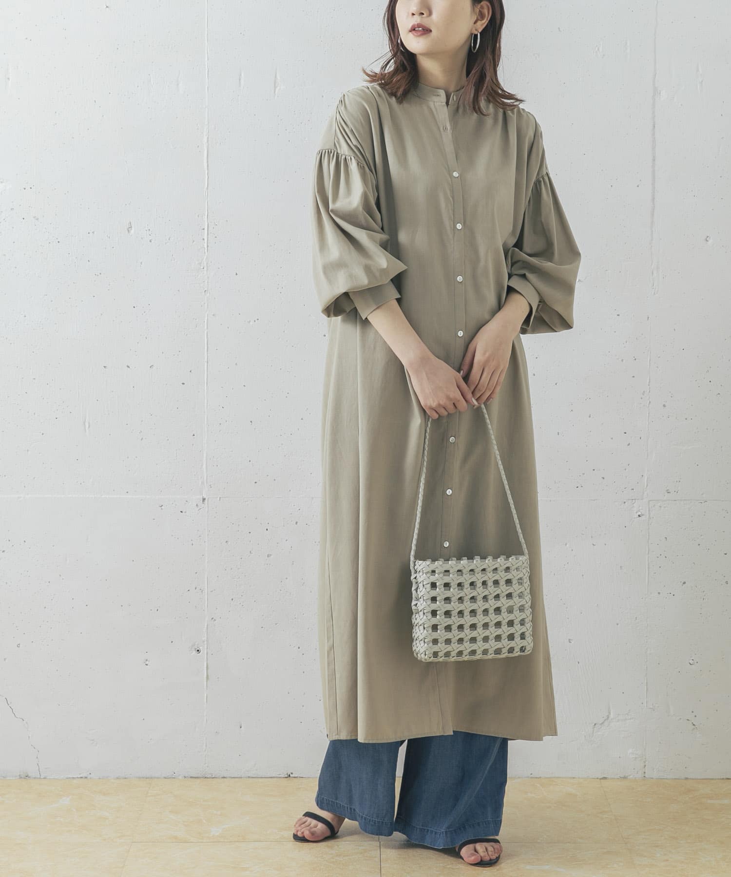 【WEB限定】バンドカラーボリュームシャツワンピース 【WEB限定】バンドカラーボリュームシャツワンピース