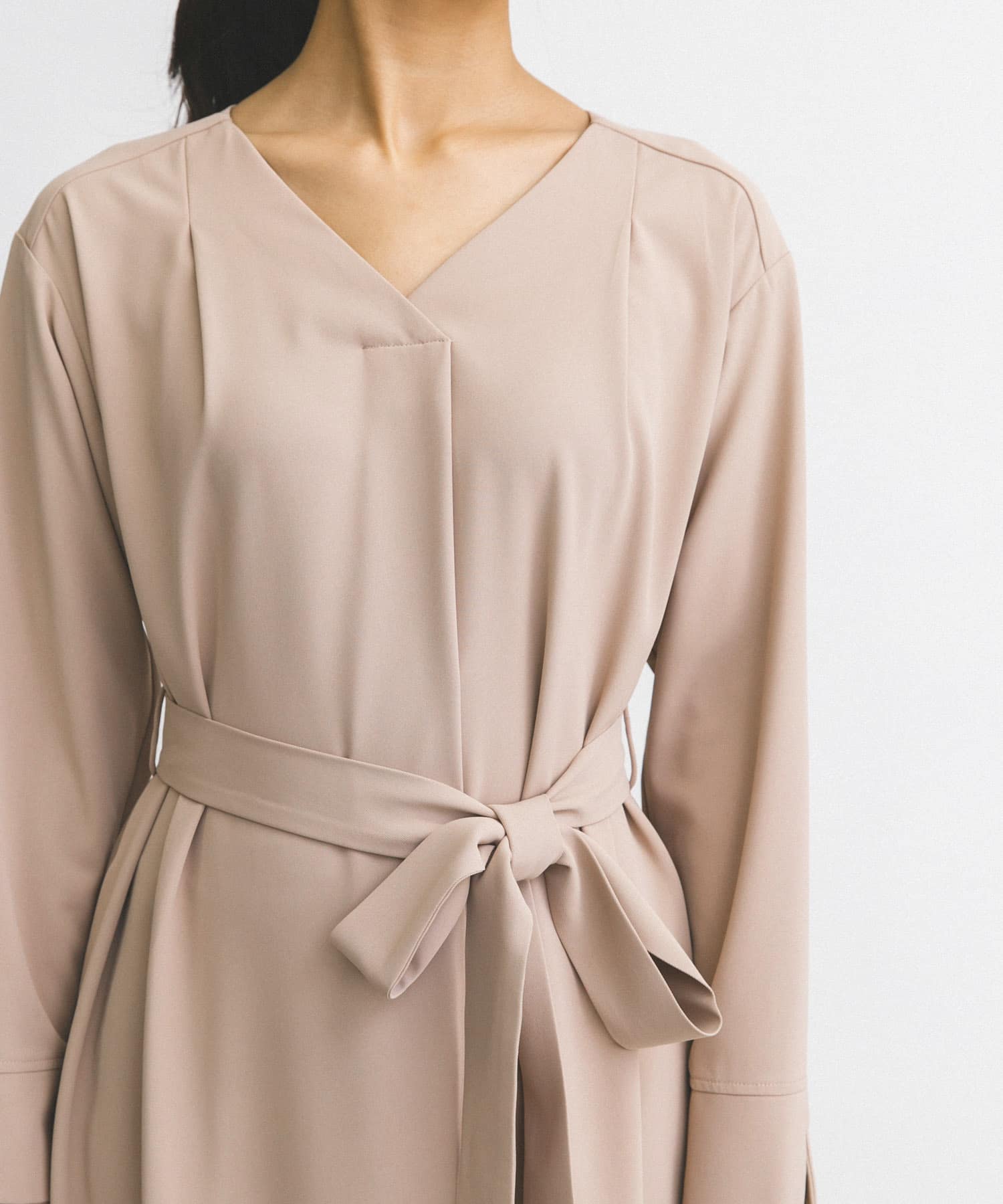 ブイネックタックワンピース ブイネックタックワンピース