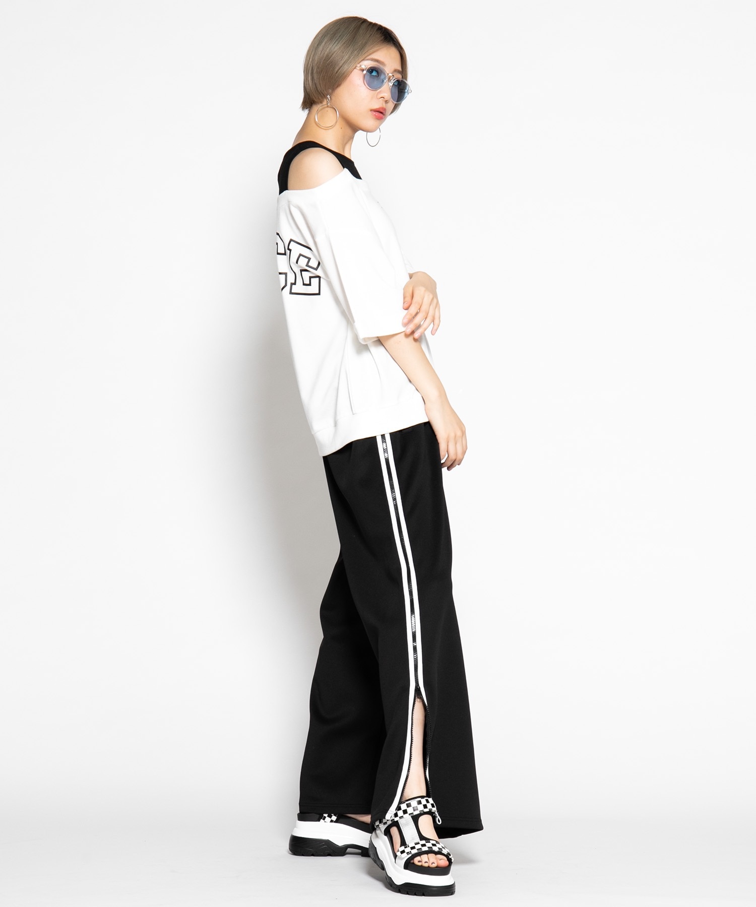 ロールアップオフショルロゴTシャツ