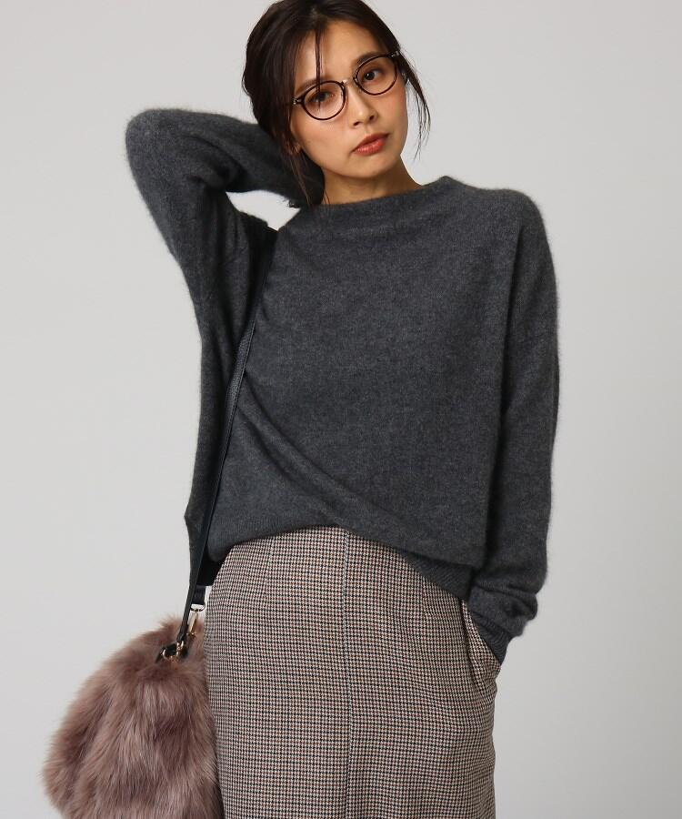カシミヤ混ボトルネックプルオーバー