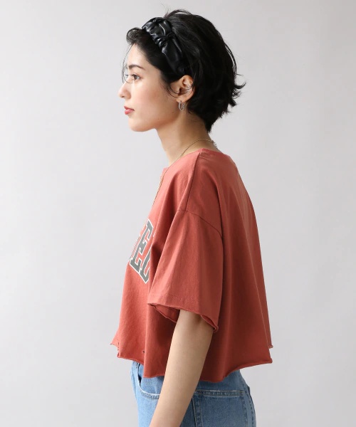 【WOMENS】ヴィンテージライクダメージロゴＴ