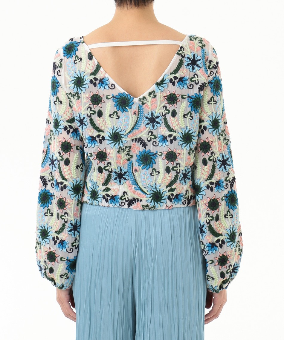 フラワー刺繍ショートトップ