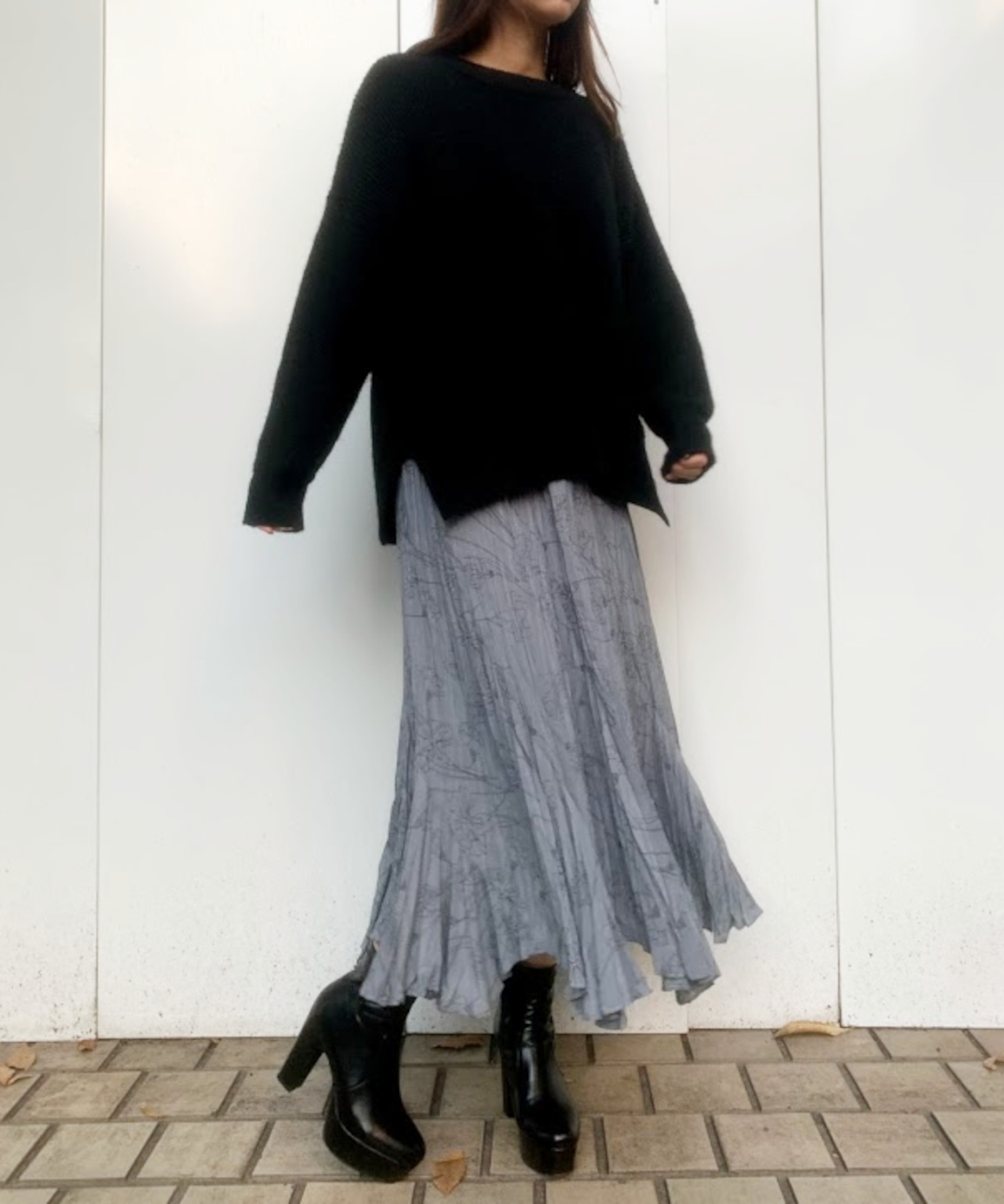 ドローイングフラワーエスカルゴプリーツスカート