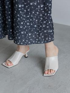【RE ARRIVAL】 square toe sandal