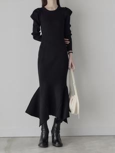 【NEW】 mermaid hem knit dress / black