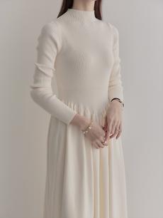 【RE ARRIVAL】 fit and flare knit dress / ivory