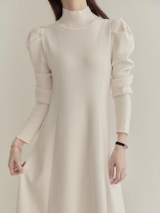 【RE ARRIVAL】 puff shoulder knit dress / ivory