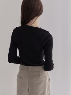 【RE ARRIVAL】 front cross design knit / black