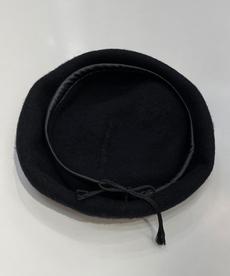 ベレー帽カラー
ブラック