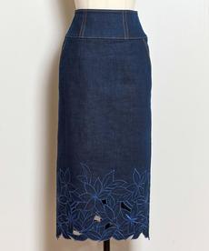 ボタニカル刺繍タイトスカート