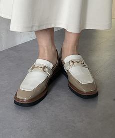 厚底エナメルローファー