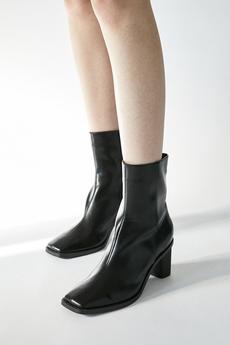 RIMMED ANKLE HIGH ブーツ