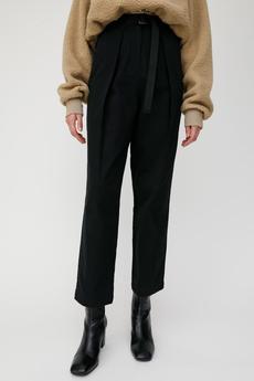 ONE TUCK BELTED TAPERD パンツ