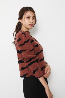 Zebra Pattern Knit TOP