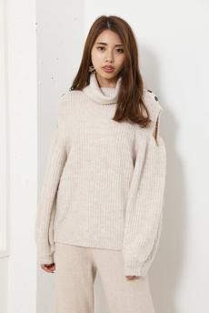 Open Shoulder Knit TOP